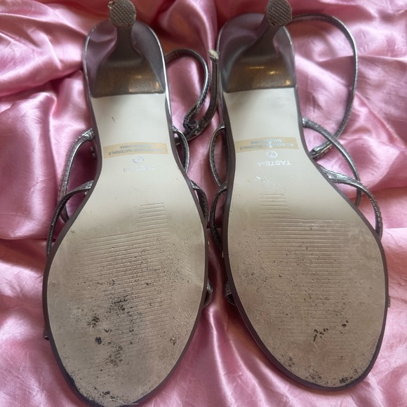 Dressy shoes -3 pairs size 7. Gold Bronze Silver - Picture 13 of 13